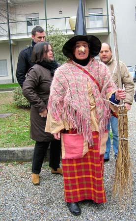 04 - Rivolta (befana pronta)