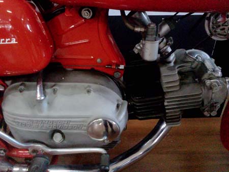 05 aermacchi-harley2